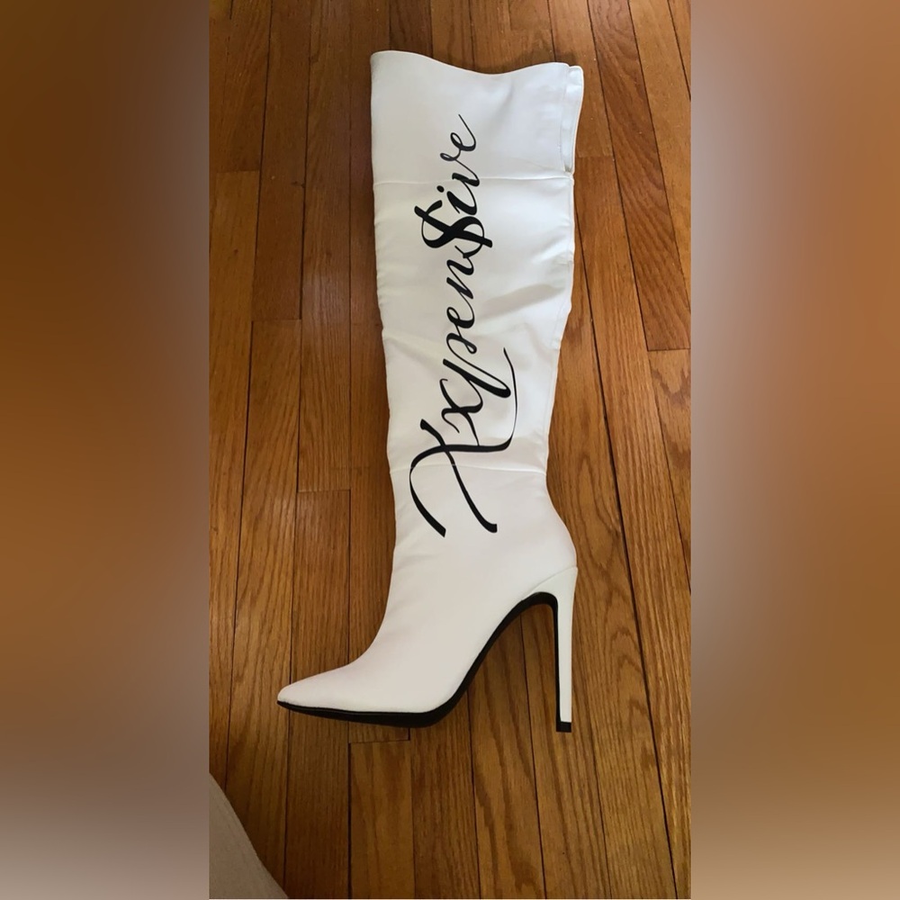 Shoe Dazzle White Heeled Boots with Script Design